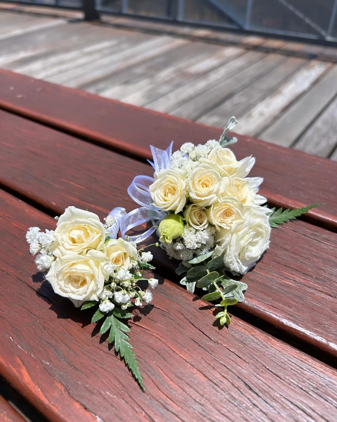 Corsage image 0