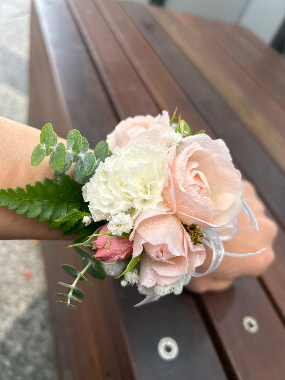Corsage image 1